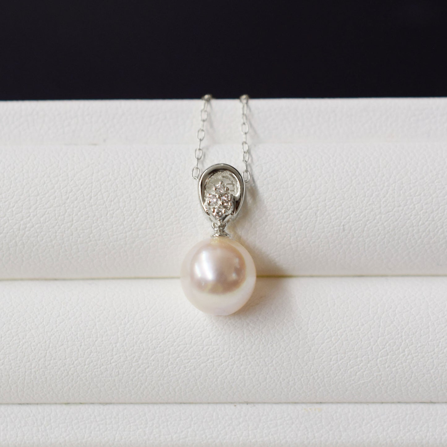 Hanadama rank White pink 9mm - 9.5mm pendant necklace Akoya Pearl diamond 0.03ct K18WG K10WG Real Japan Seawater pearl reenspearl akoyapearl