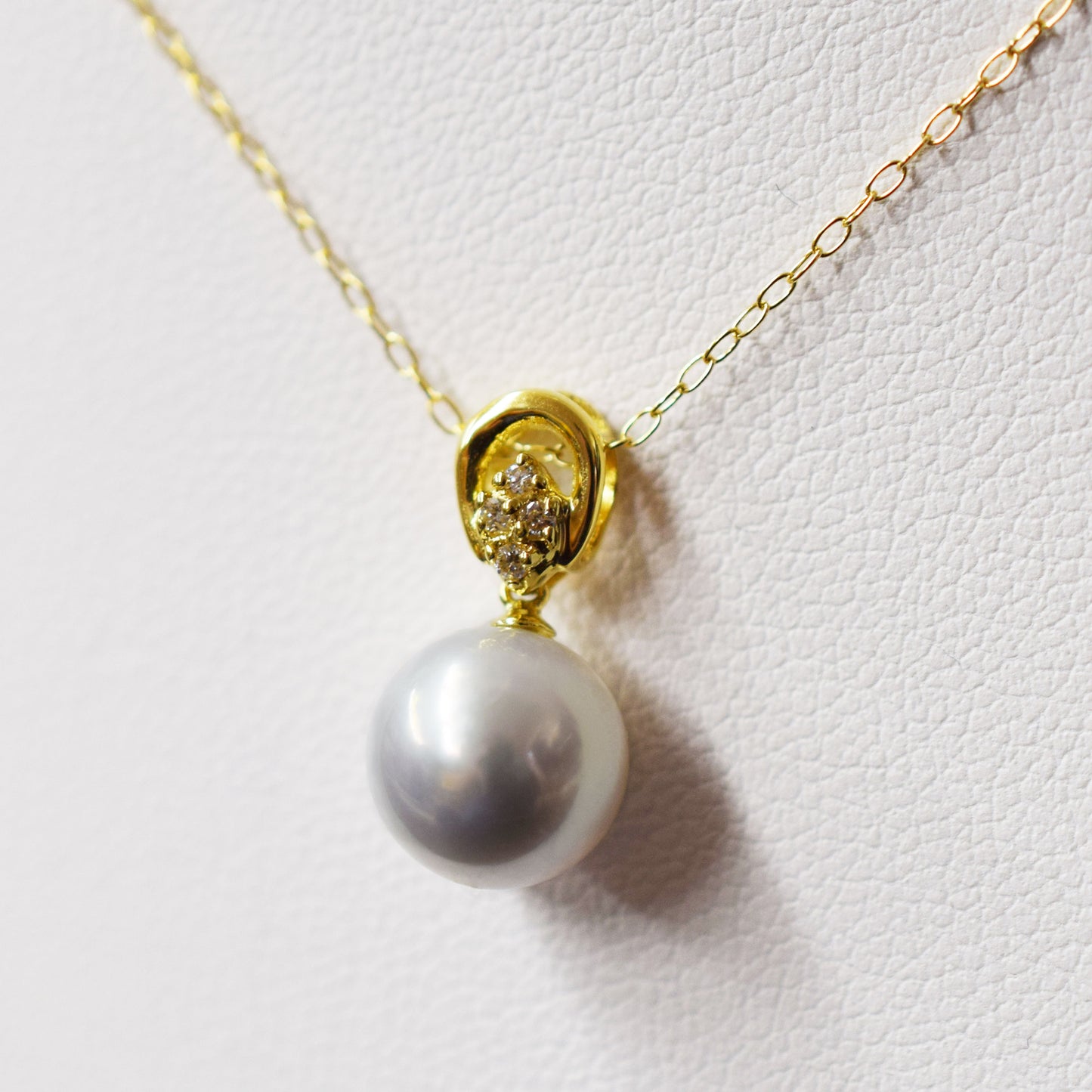 Madama rank 9mm - 9.5mm Natural color Seawater Japanese Real akoya Pearl necklace K18YG K10YG pendant diamond 0.03ct Japan birthday あこや 真珠