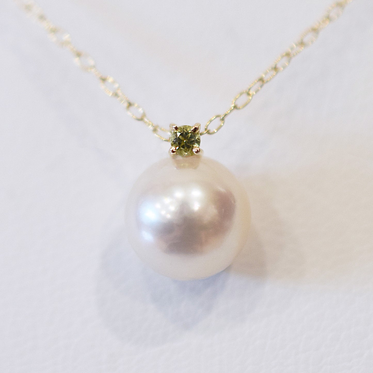 Hanadama rank White pink 8mm - 9.5mm Birthstone Peridot 10K pendant necklace Akoya Pearl Real Japan Seawater pearl