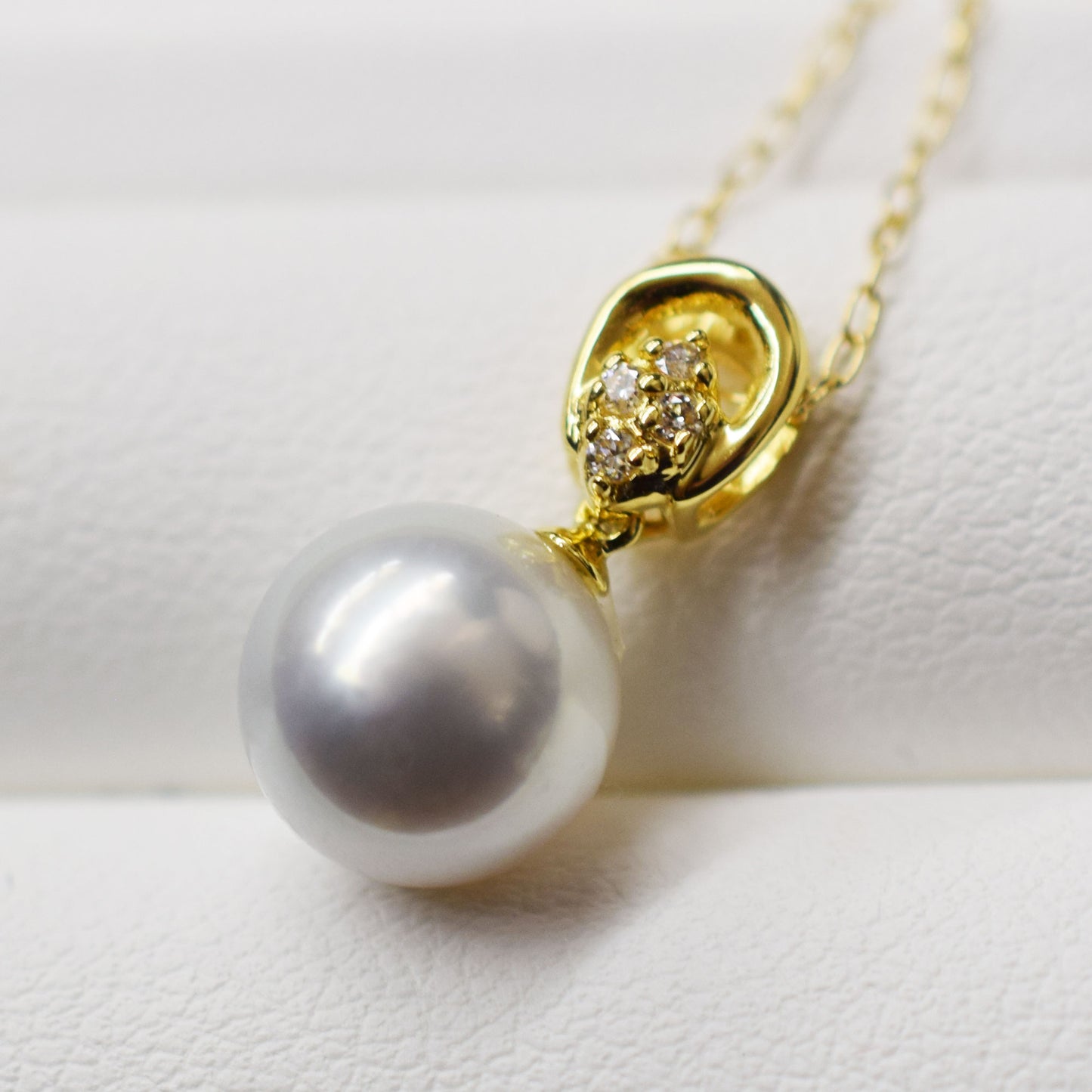 Madama rank 9mm - 9.5mm Natural color Seawater Japanese Real akoya Pearl necklace K18YG K10YG pendant diamond 0.03ct Japan birthday あこや 真珠