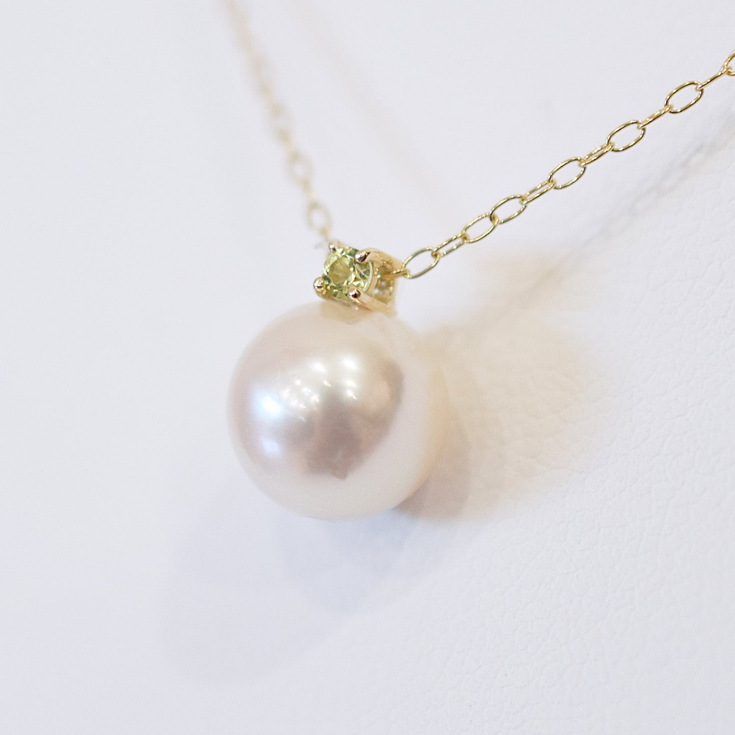 Hanadama rank White pink 8mm - 9.5mm Birthstone Peridot 10K pendant necklace Akoya Pearl Real Japan Seawater pearl