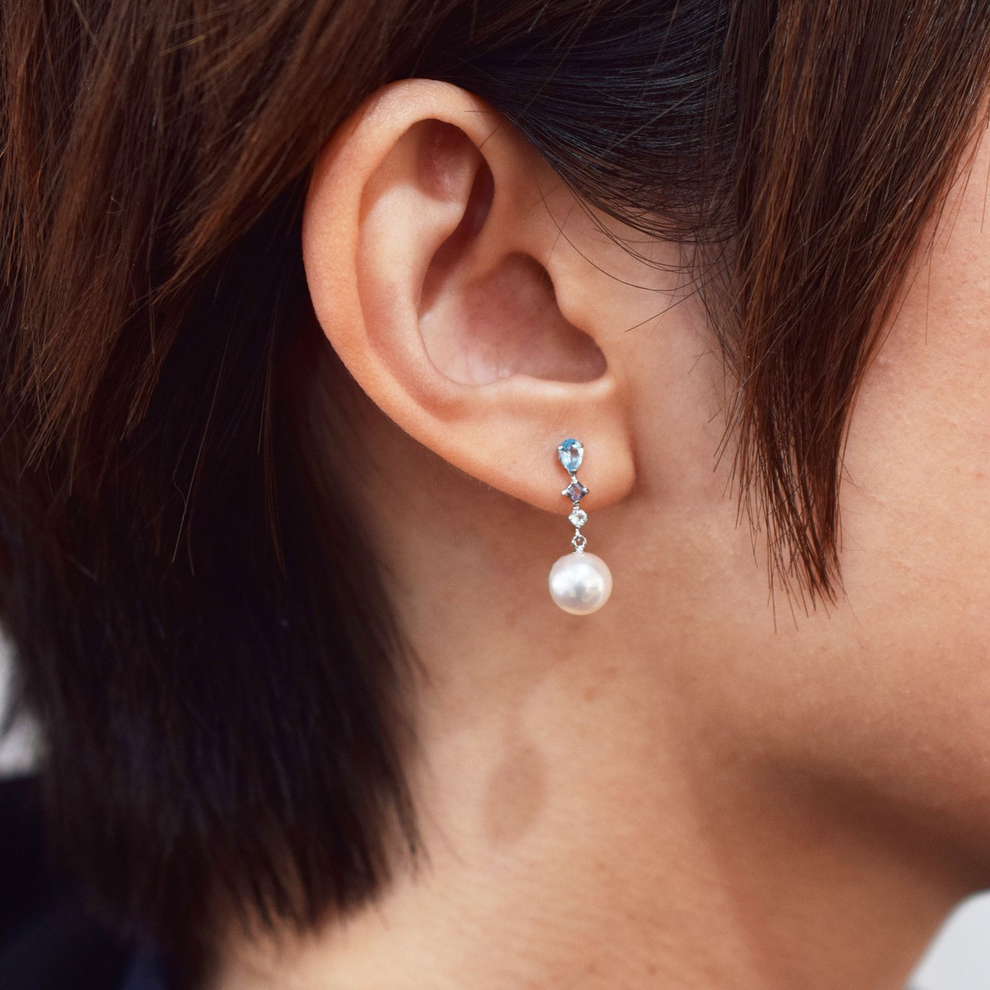 Hanadama rank Whitepink 7.5mm - 8.5mm K14WG Earrings Semi-precious stone Japan Blue topaz Iolite 00041