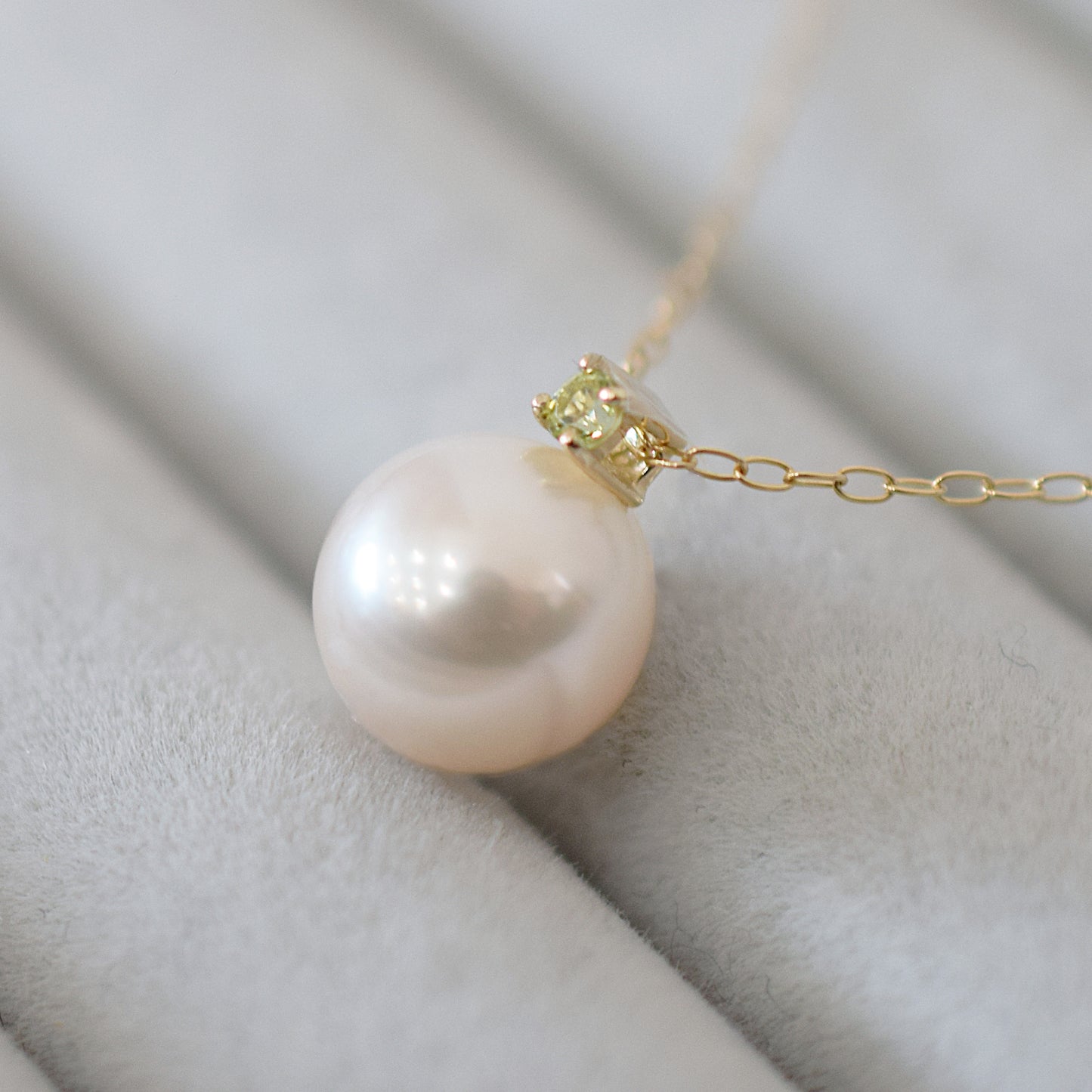 Hanadama rank White pink 8mm - 9.5mm Birthstone Peridot 10K pendant necklace Akoya Pearl Real Japan Seawater pearl