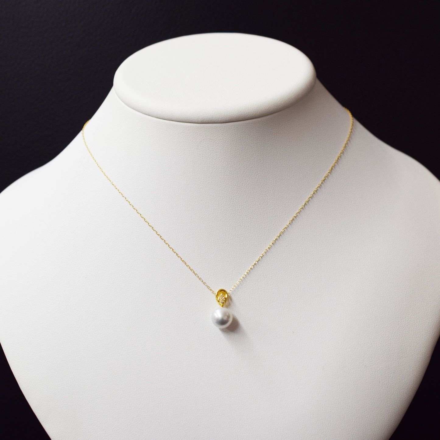 Madama rank 9mm - 9.5mm Natural color Seawater Japanese Real akoya Pearl necklace K18YG K10YG pendant diamond 0.03ct Japan birthday あこや 真珠