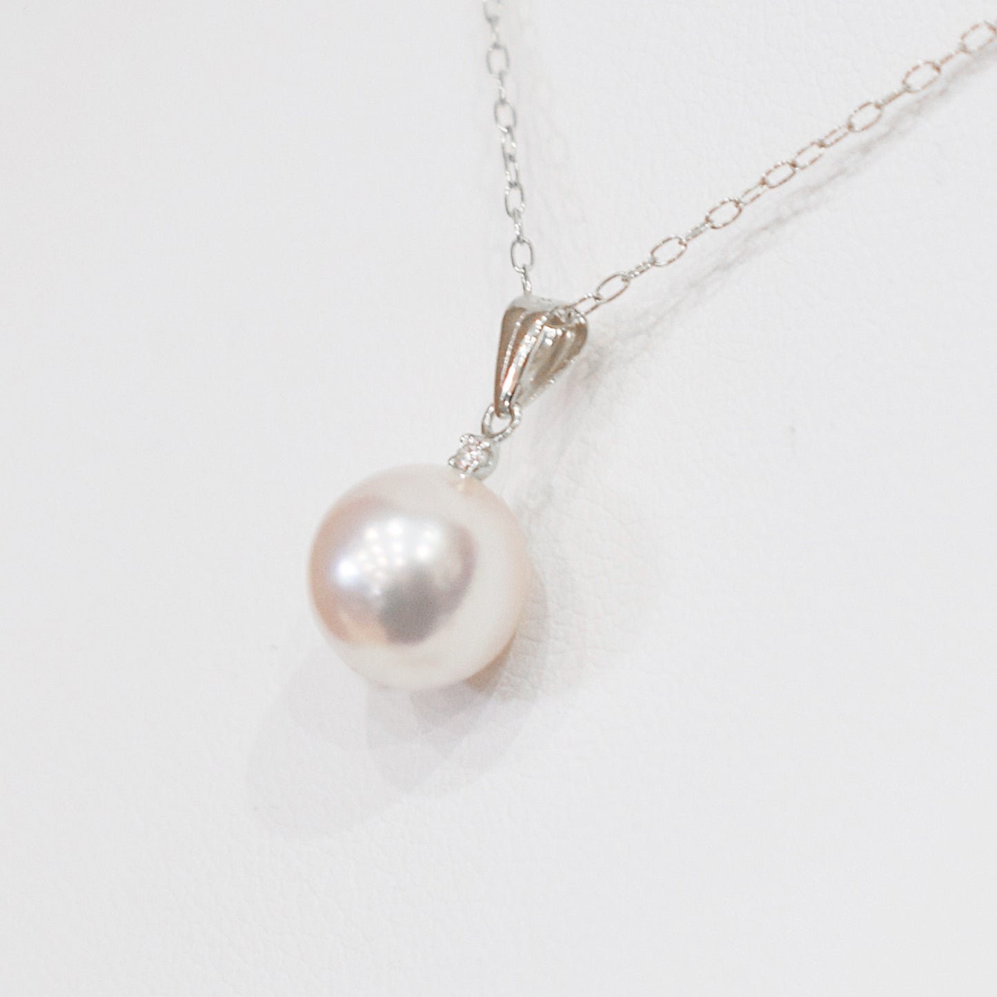 【K18YG / K18WG】Hanadama rank White pink 8mm - 9.5mm pendant necklace Akoya Pearl diamond 0.01ct Real Japan Seawater pearl reenspearl akoyapearl