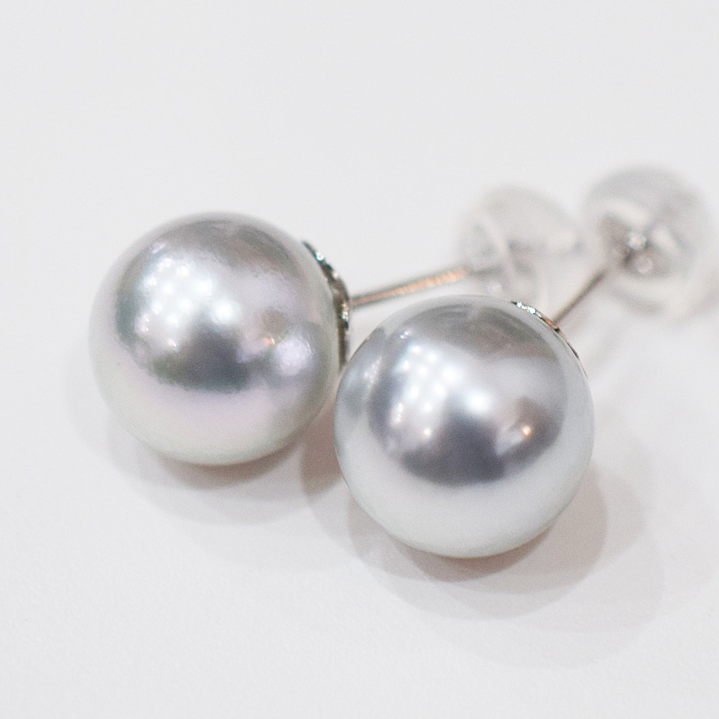 <SALE> Limited to actual item Natural color silver 9mm - 9.5mm Seawater Akoya Pearl Stud Earring 14K Japan Japanese Seawater reenspearl あこや 日本