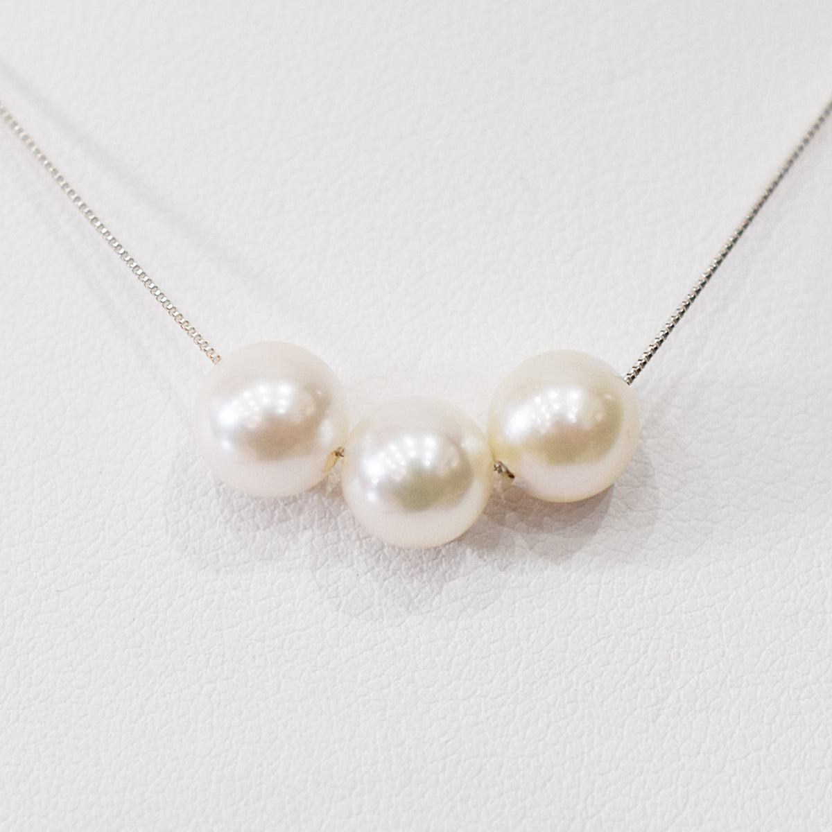【K10 / K18】Rare White pink 7.5mm - 8.5mm Seawater Real 3pc Akoya Pearl necklace AkoyaPearl Japan あこや 真珠