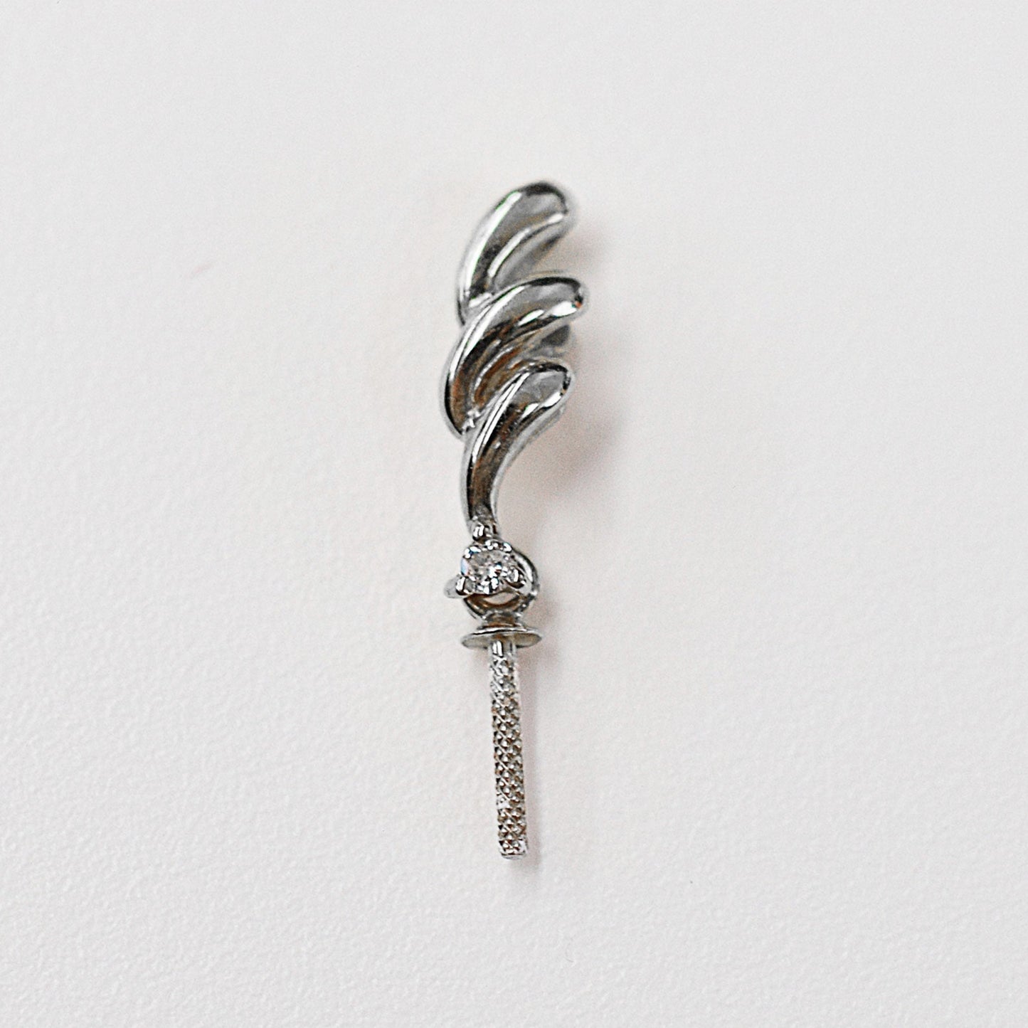 Only metal fittings 0.01ct K18WG Diamond Pendant top RP00041