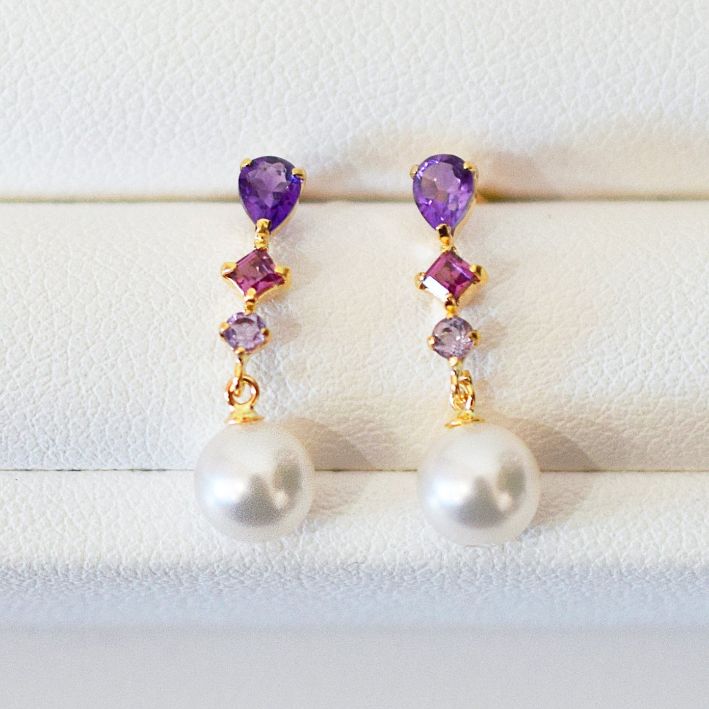 Hanadama rank Whitepink 5.5mm - 6.5mm K18YG Earrings Semi-precious stone Japan Amethyst Rhodolite Garnet