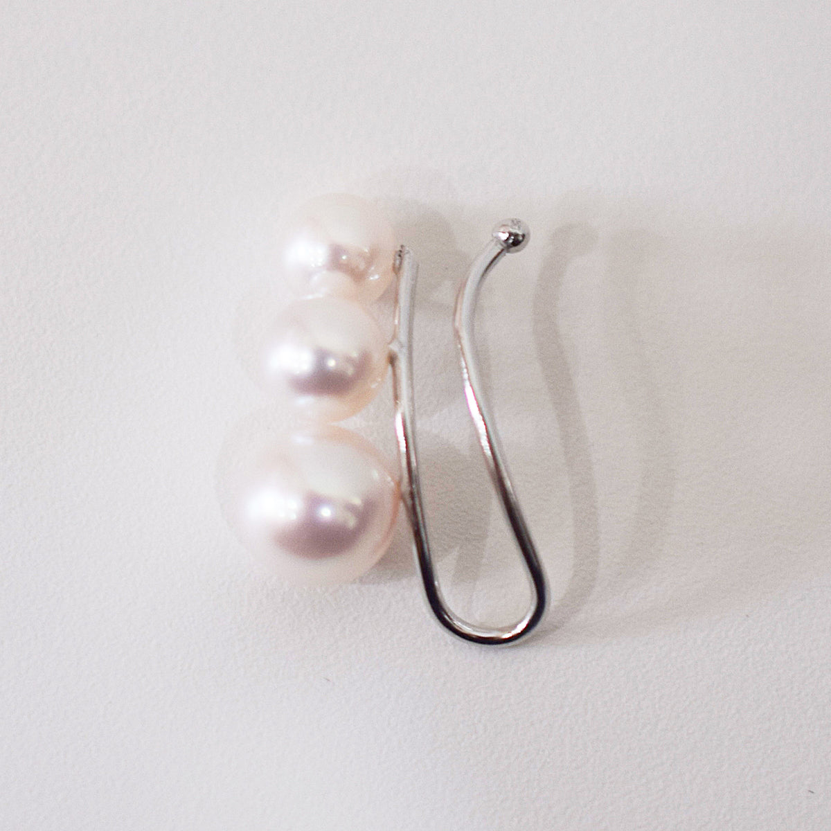 【SV925】Hanadama rank White pink 5.5mm - 7.5mm akoya pearl Ear Cuff Seawater Japan Japanese 真珠 あこや