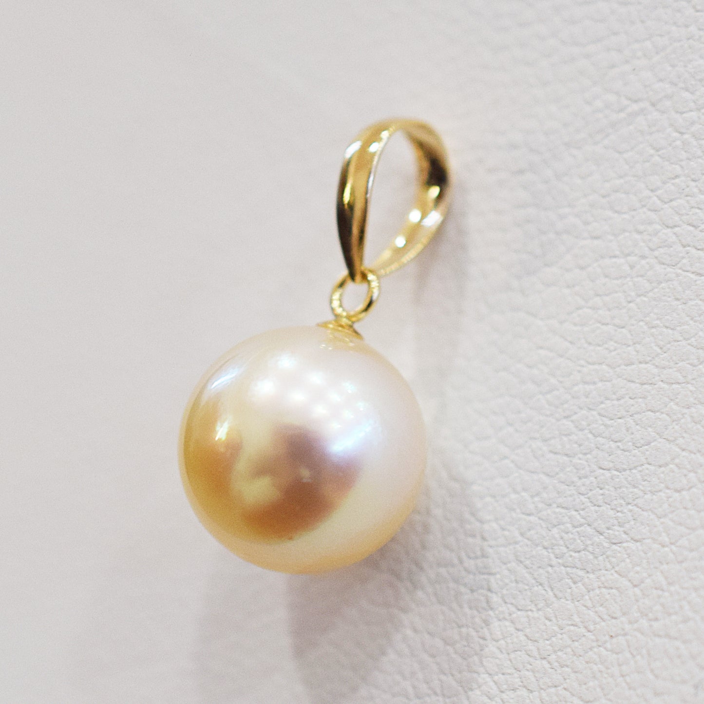 <SALE> Limited to actual item 9.7mm Only penrant top Natural color Seawater Real Japanese akoya Pearl 18K Japan birthday あこや 真珠