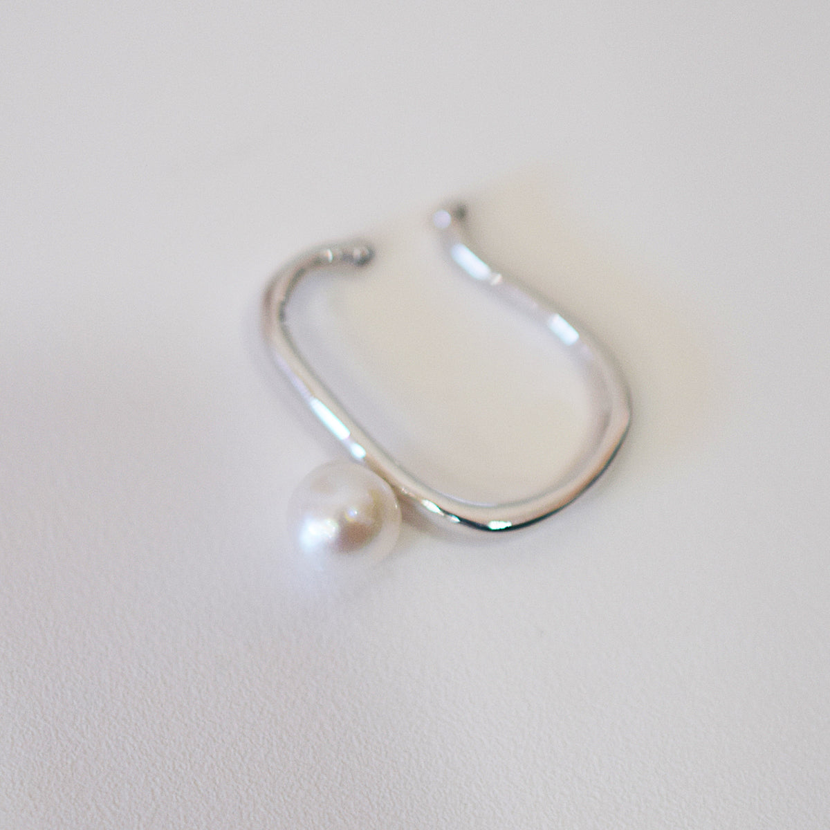 【SV】Hanadama rank White pink 5.5mm - 8mm akoya pearl Ear Cuff Seawater Japan Japanese 真珠 あこや