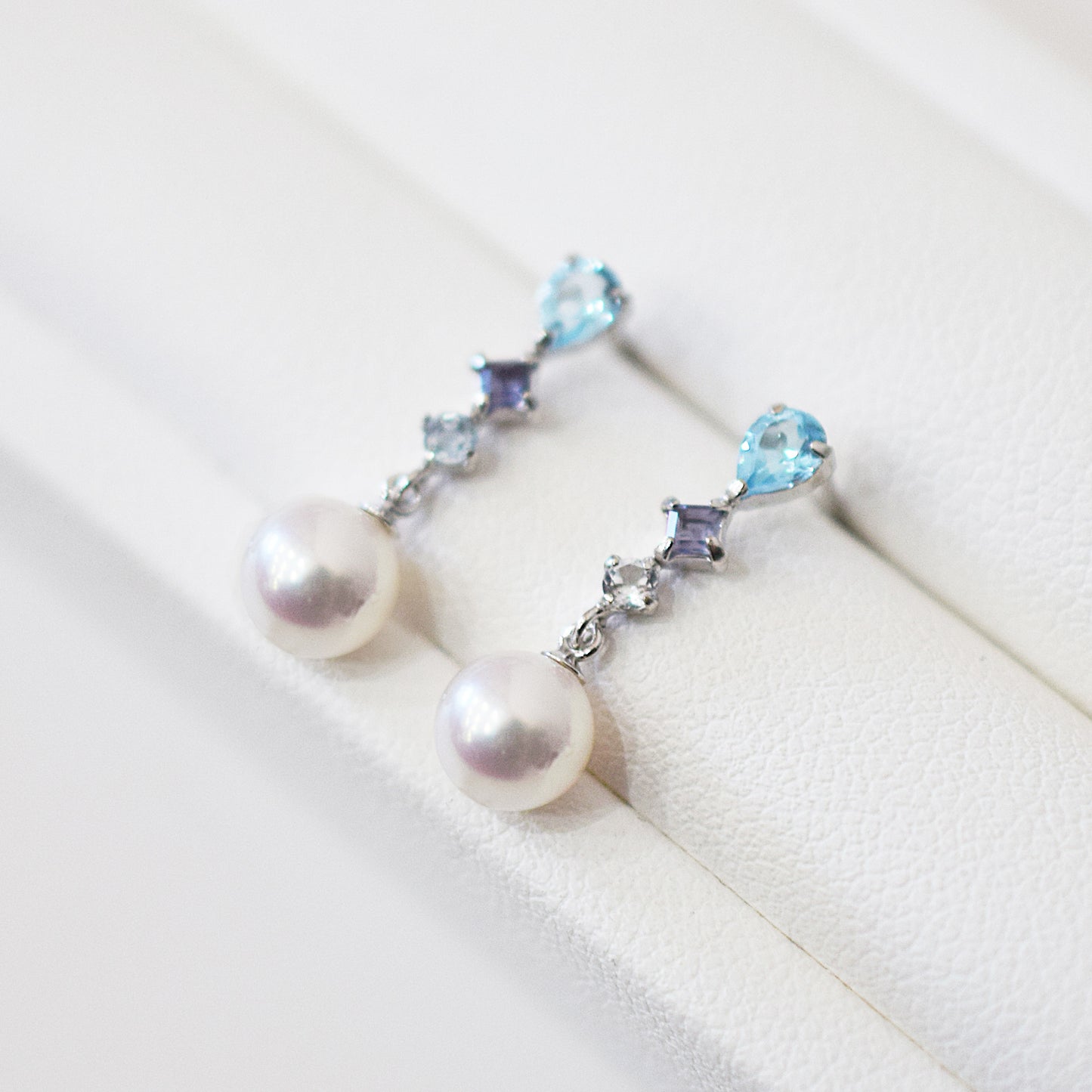 Hanadama rank Whitepink 5.5mm - 6.5mm K14WG Earrings Semi-precious stone Japan Blue topaz Iolite