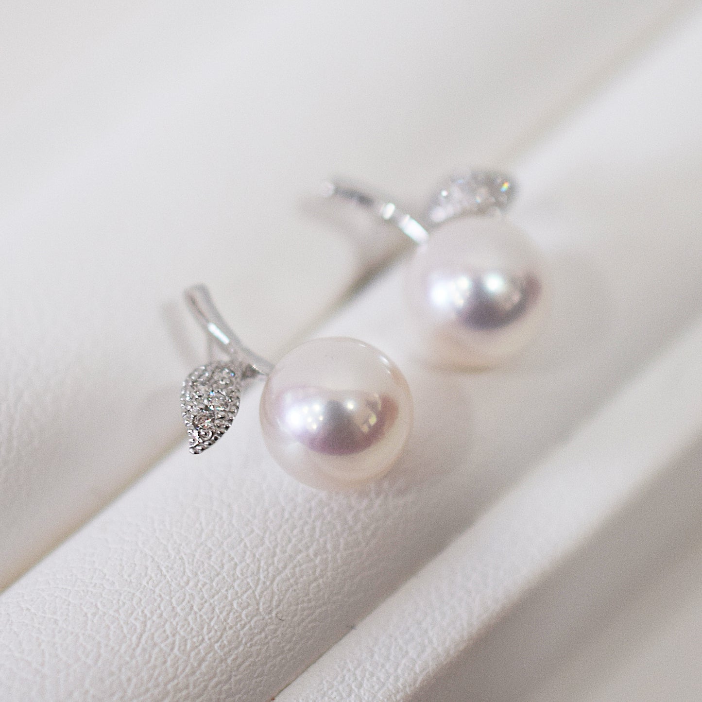 【K18YG / K18WG】Hanadama rank Whitepink 7.5mm - 8.5mm Earring Diamond 0.02ct Seawater Real Akoya Pearl Japan anniversary Earring Japanese Wedding Jewelry reenspearl