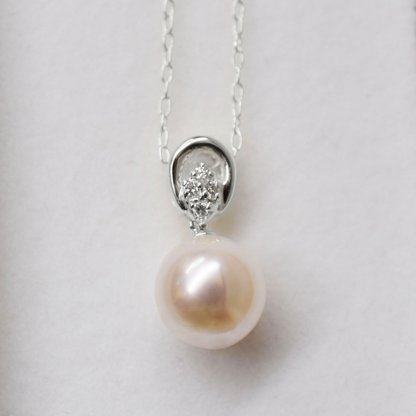 Hanadama rank White pink 9mm - 9.5mm pendant necklace Akoya Pearl diamond 0.03ct K18WG K10WG Real Japan Seawater pearl reenspearl akoyapearl