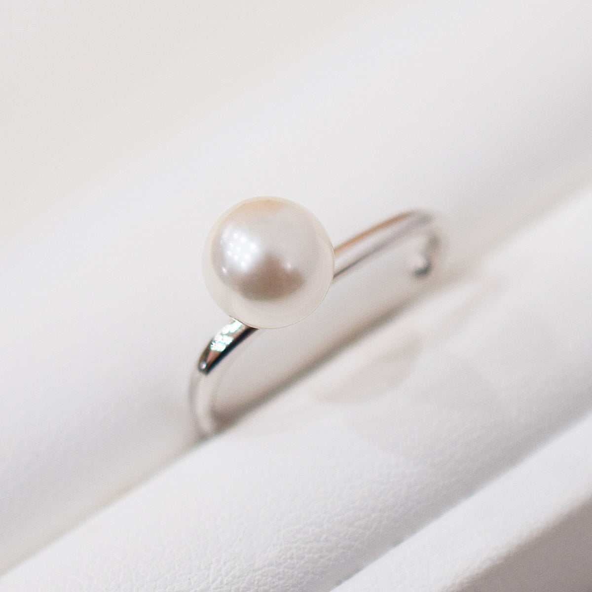 【SV】Hanadama rank White pink 5.5mm - 8mm akoya pearl Ear Cuff Seawater Japan Japanese 真珠 あこや