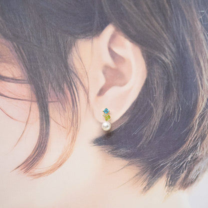 Hanadama rank Whitepink 6mm - 6.5mm K18YG Earrings Semi-precious stone Japan Blue topaz white topaz peridot