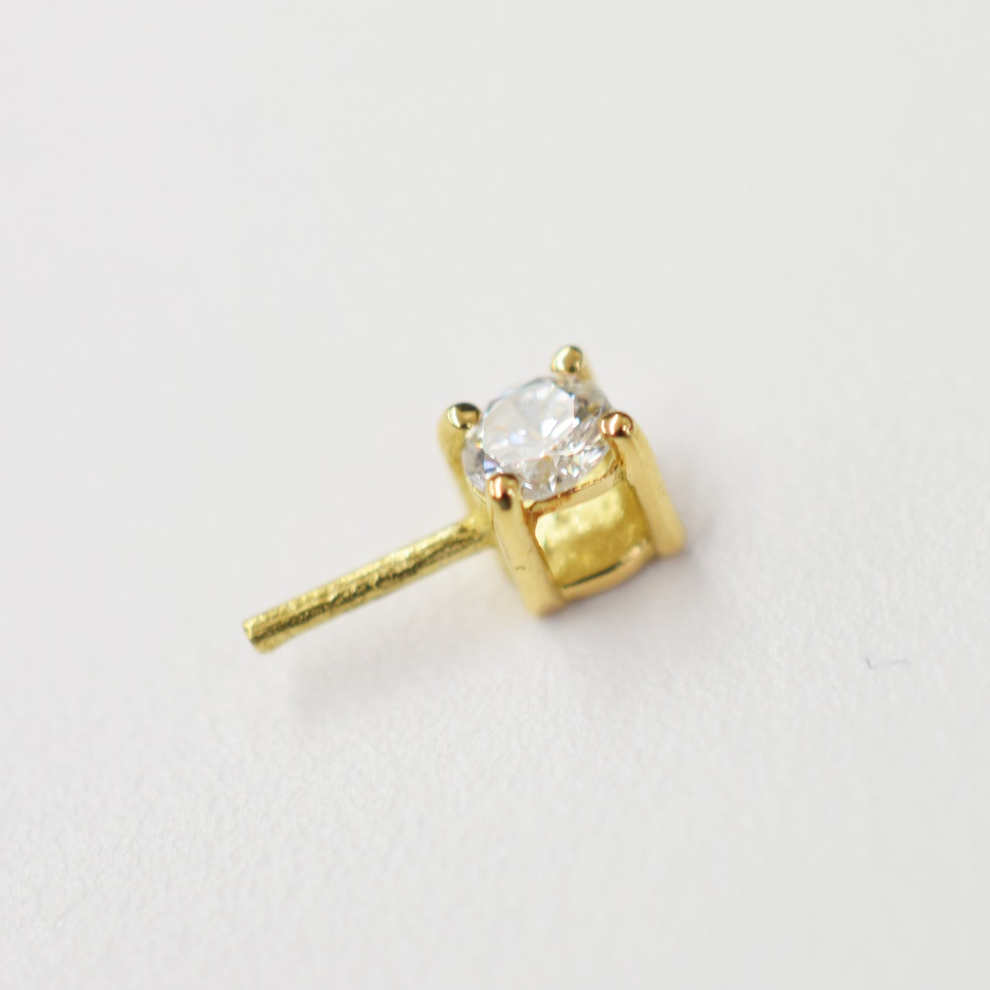 Only metal fittings 0.1ct K18YG Diamond Pendant top