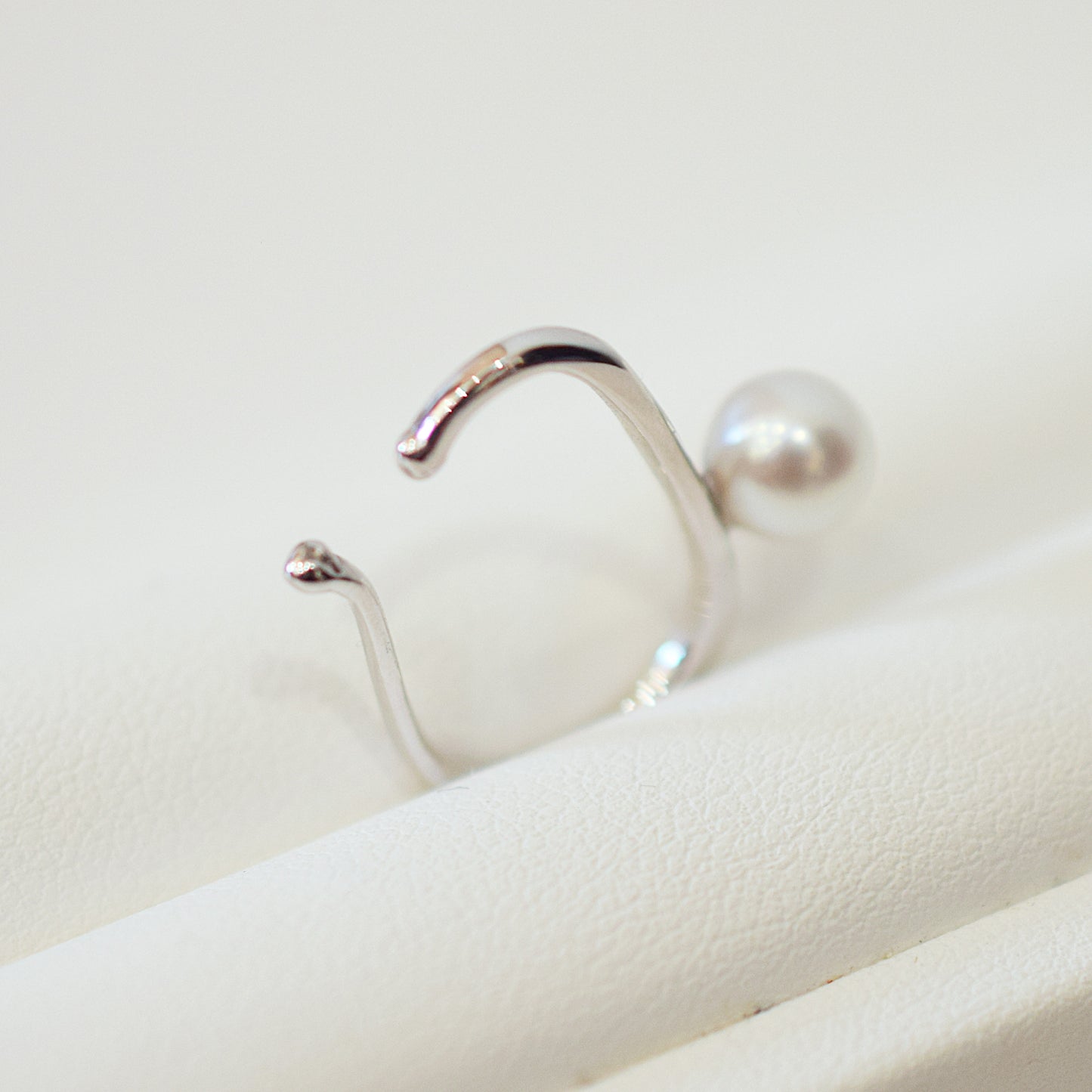 Hanadama rank White pink 6mm - 6.5mm akoya pearl SV Ear Cuff Seawater Japan Japanese 真珠 あこや