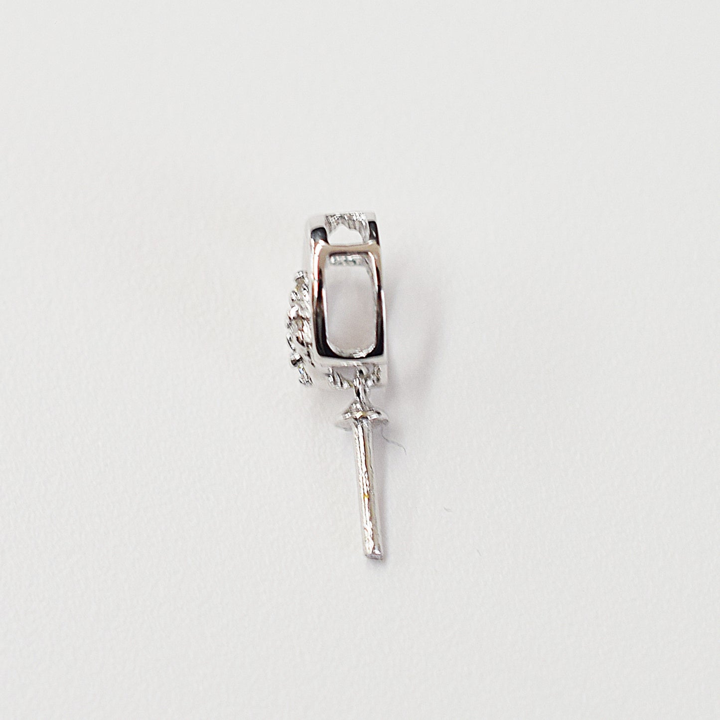 Only metal fittings 0.03ct K18WG Diamond Pendant top SIK00061