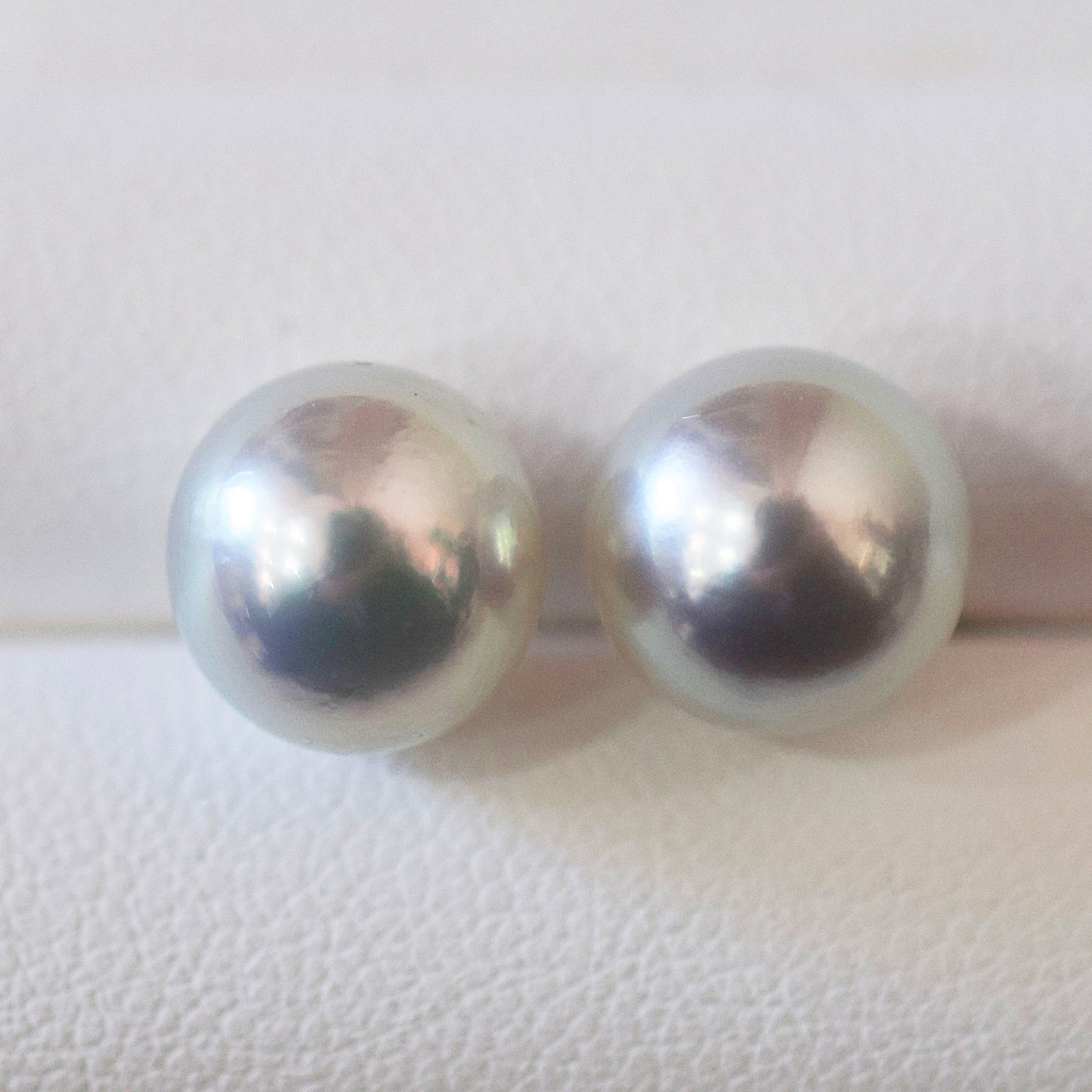 <SALE> Limited to actual item Natural color 9mm - 9.5mm Seawater Akoya Pearl Natural color Stud Earrings Pt900 From Japan Japanese akoyapearl reenspearl
