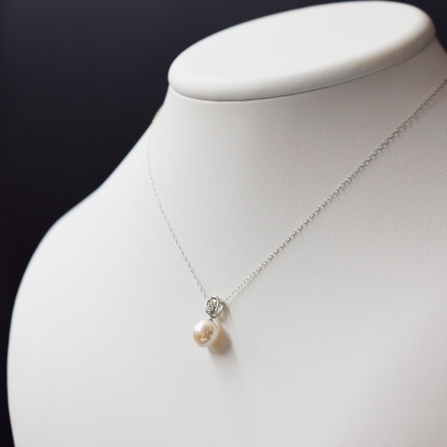 Hanadama rank White pink 9mm - 9.5mm pendant necklace Akoya Pearl diamond 0.03ct K18WG K10WG Real Japan Seawater pearl reenspearl akoyapearl