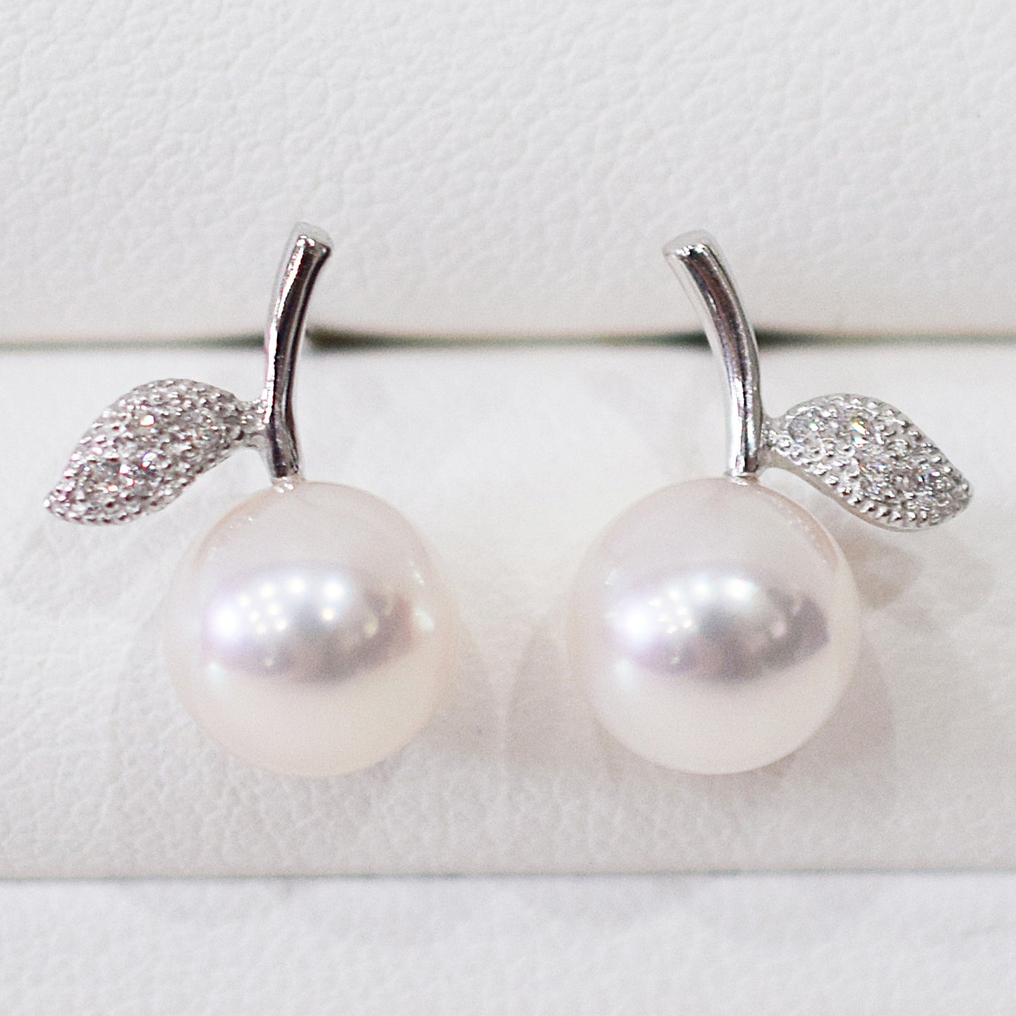 【K18YG / K18WG】Hanadama rank Whitepink 7.5mm - 8.5mm Earring Diamond 0.02ct Seawater Real Akoya Pearl Japan anniversary Earring Japanese Wedding Jewelry reenspearl