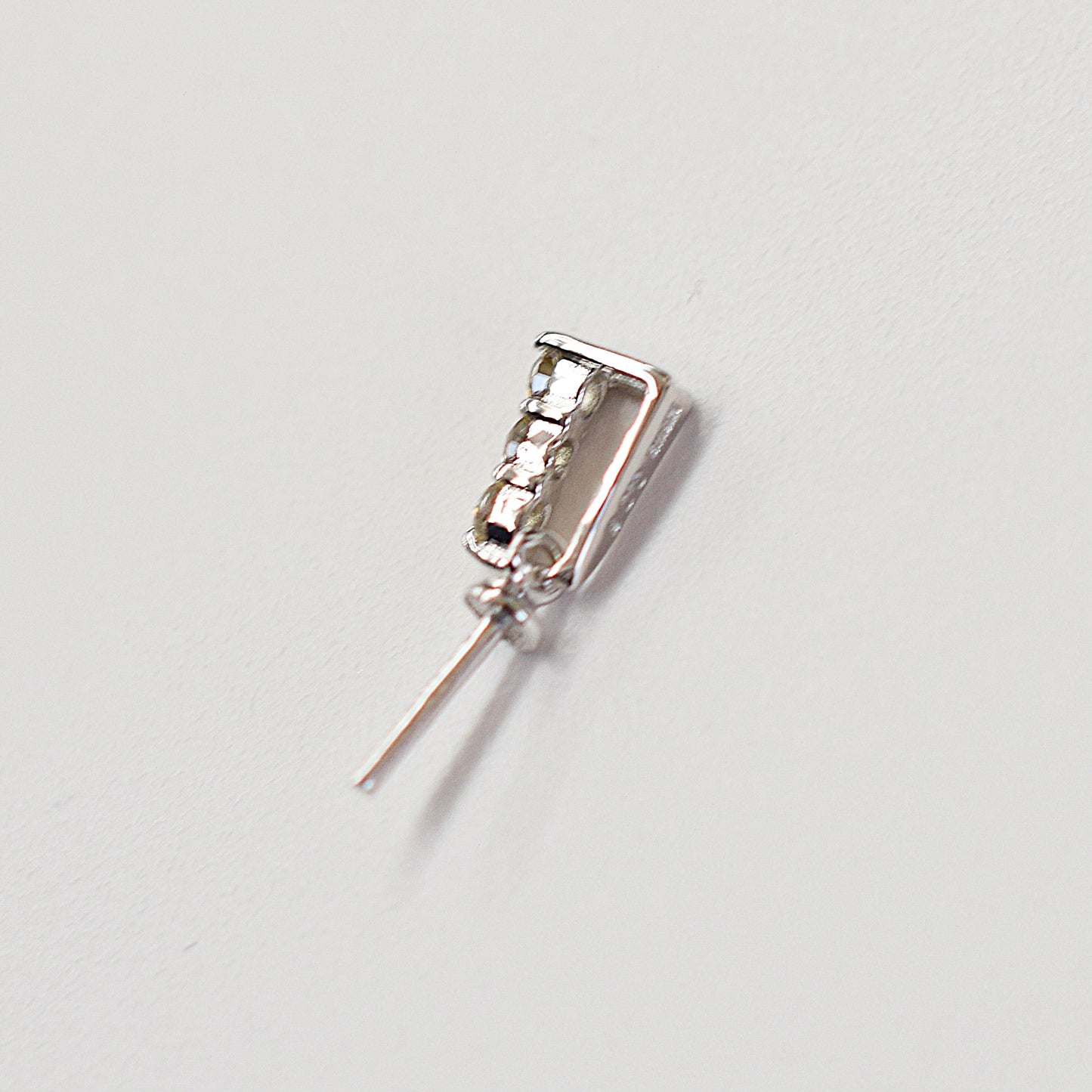 Only metal fittings 0.06ct K18WG Diamond Pendant top SIK00042