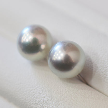 <SALE> Limited to actual item Natural color 9mm - 9.5mm Seawater Akoya Pearl Natural color Stud Earrings Pt900 From Japan Japanese akoyapearl reenspearl