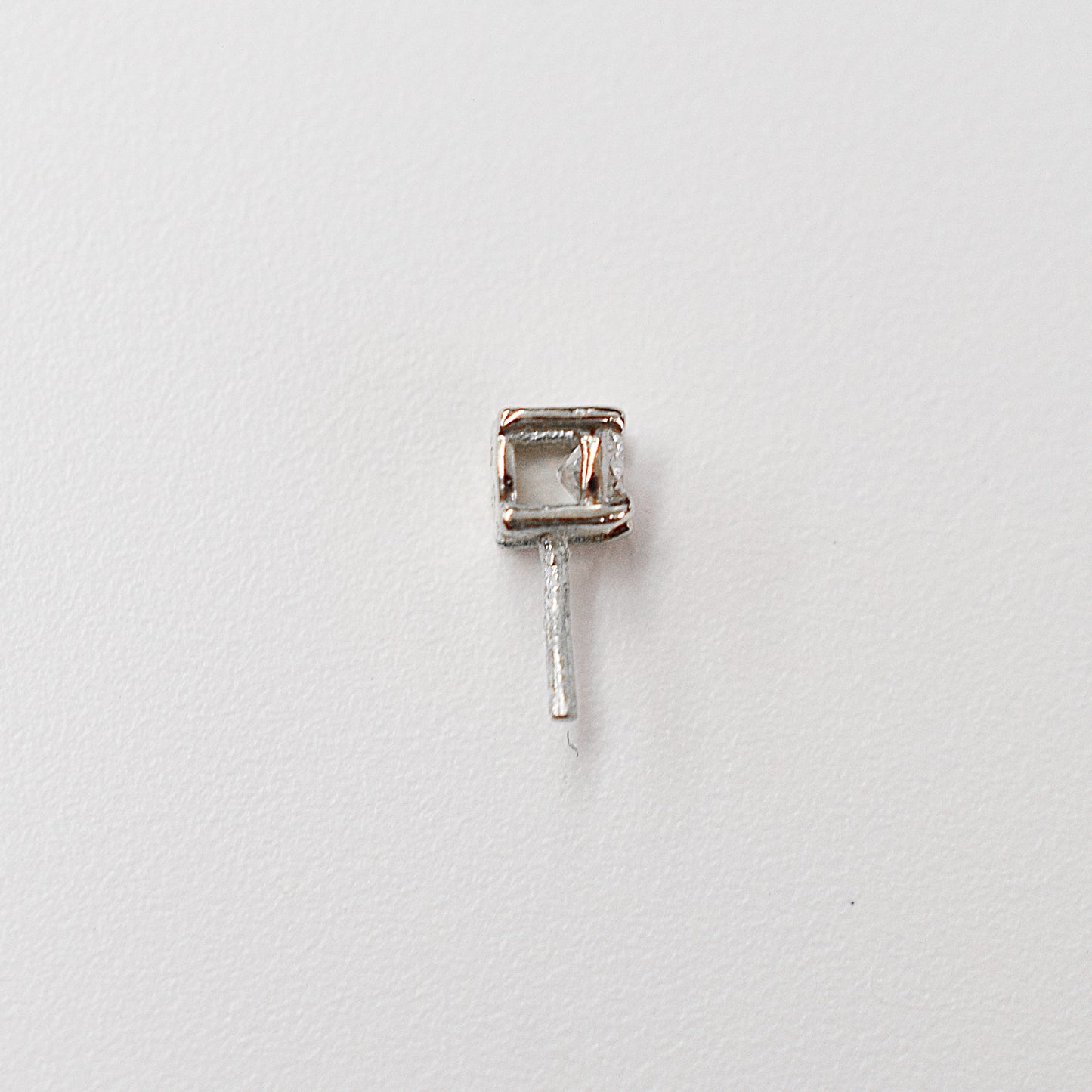 Only metal fittings 0.09ct K18WG Diamond Pendant top