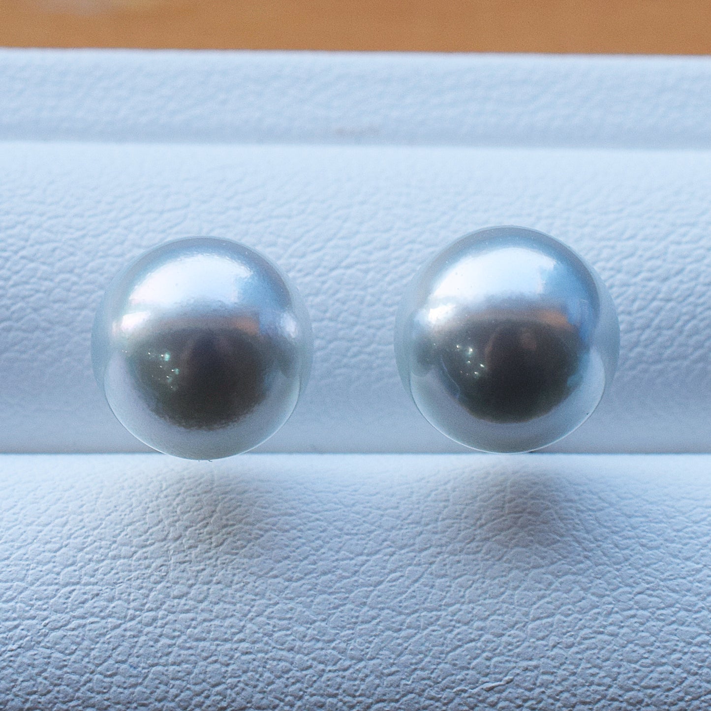 <SALE> Limited to actual item Natural color silver 9mm - 9.5mm Seawater Akoya Pearl Stud Earring 14K Japan Japanese Seawater reenspearl あこや 日本