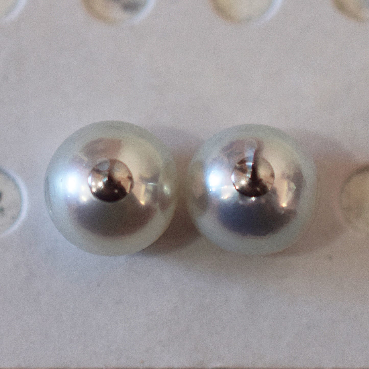 <SALE> Limited to actual item Natural color 9mm - 9.5mm Seawater Akoya Pearl Natural color Stud Earrings Pt900 From Japan Japanese akoyapearl reenspearl