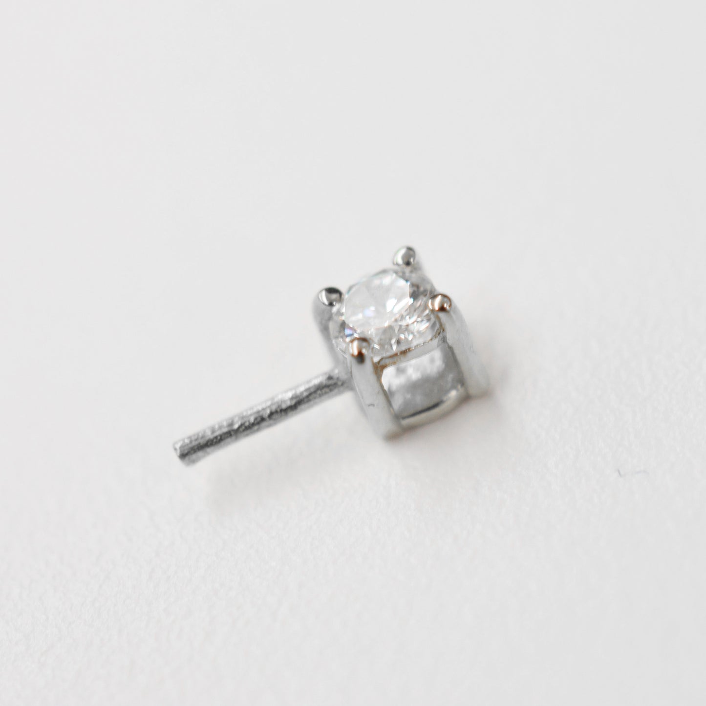Only metal fittings 0.09ct K18WG Diamond Pendant top