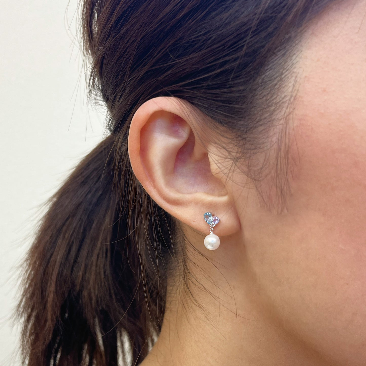 Hanadama rank Whitepink 5.5mm - 6.5mm Earrings Semi-precious stone Japan Blue topaz Light amethyst White Topaz あこや 真珠