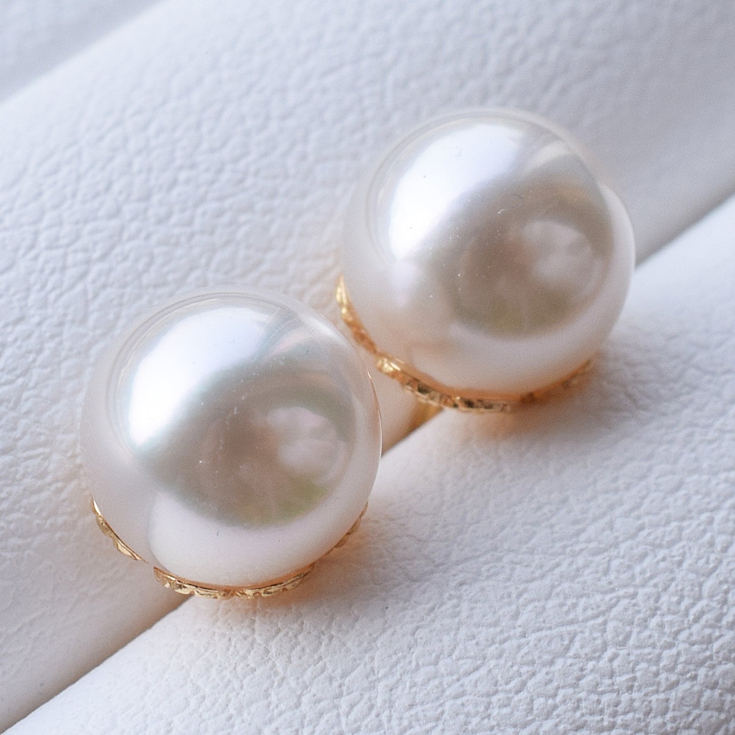 <SALE> Limited to actual item White pink 7.5mm - 8mm Seawater Akoya Pearl Stud Earrings 18K From Japan Japanese akoyapearl reenspearl