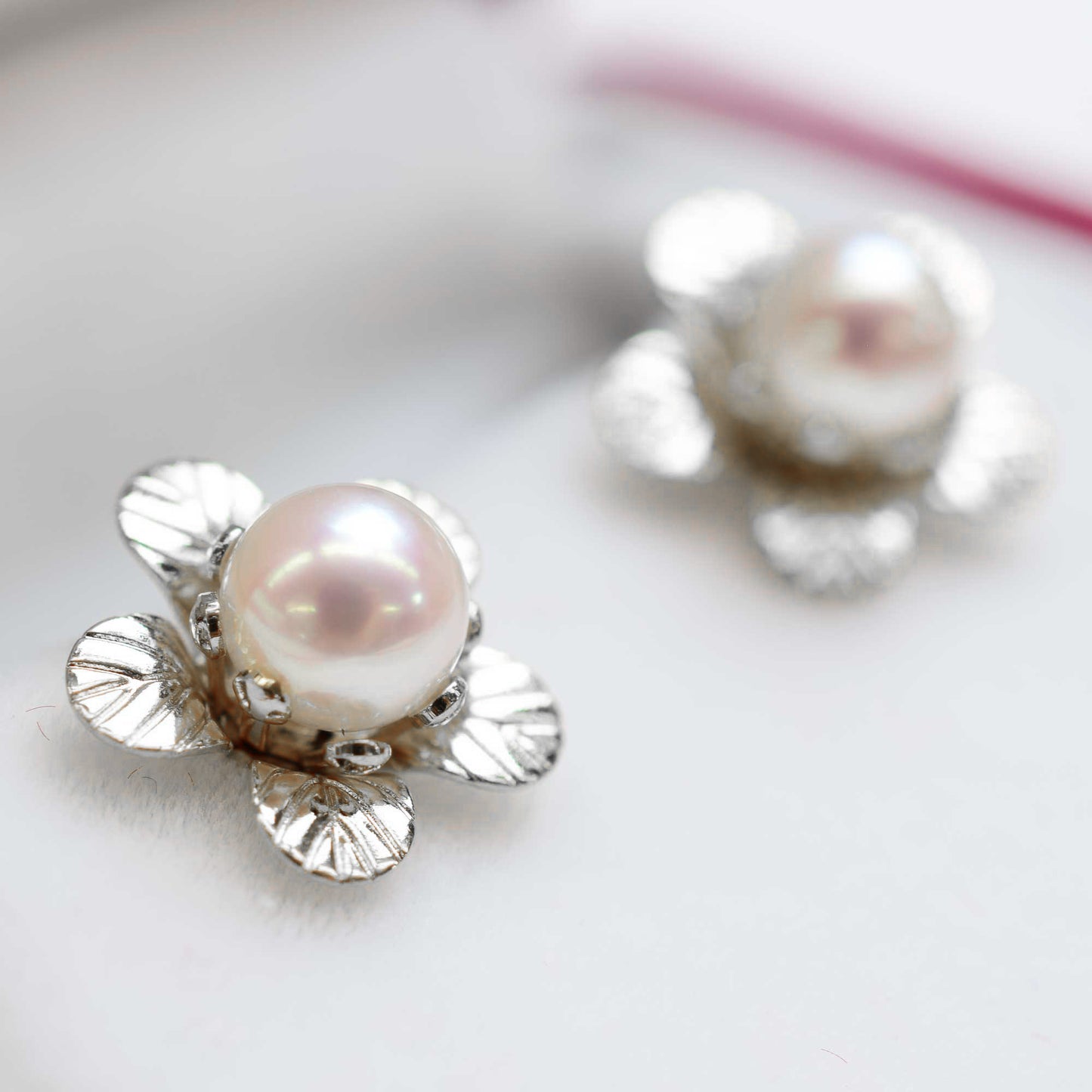 【K10YG / K10WG】Rare White pink 5mm - 6mm Sea Real Akoya Pearl Earring Japan 1pair Japanese reenspearl birthday