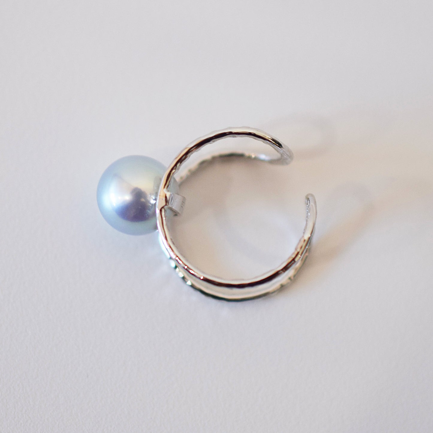 ［Custom-made］(1)White pink 7.5mm - 8mm akoya pearl Triangle Ear Cuff, (2)atural color 8.5mm - 9mm SV925 Ear Cuff